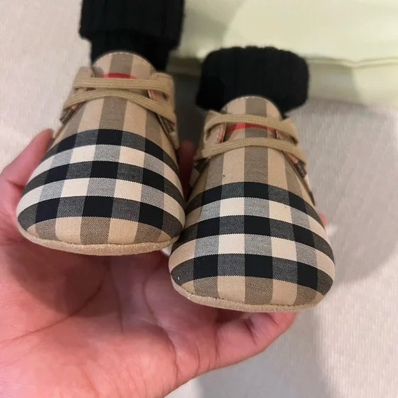 Burberry Baby socks shoes 🤎 - Picture 5 of 6